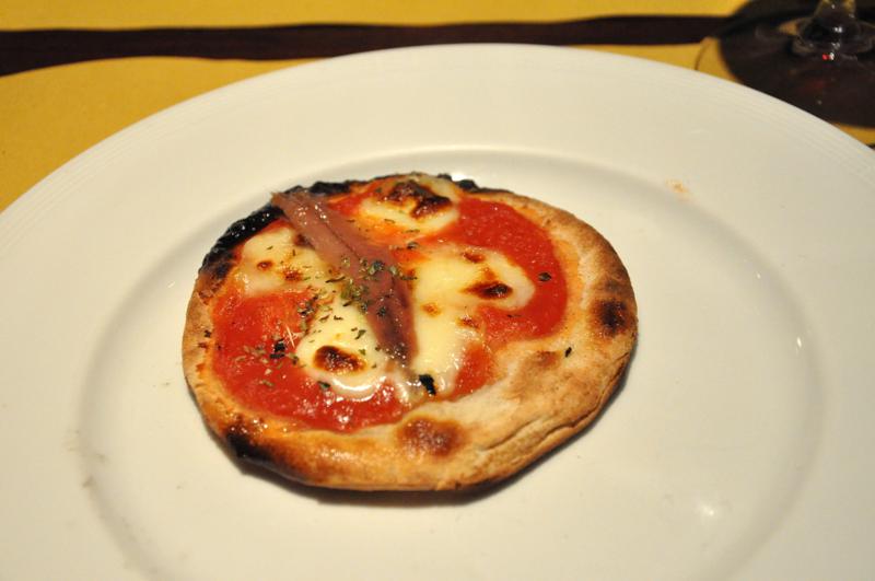 Aciugheta, pizzetta con l'acciuga, Bacari, Venezia