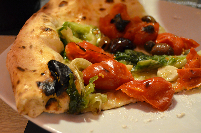 Pizza marinara con verdure, Pizzeria 50 Kalò di Ciro Salvo, Napoli 
