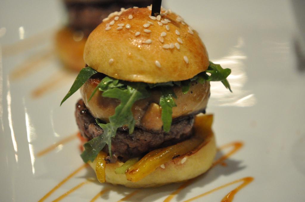 burger con foie gras, Joël Robuchon, Chef Christophe Cussac, Montecarlo, Principato di Monaco