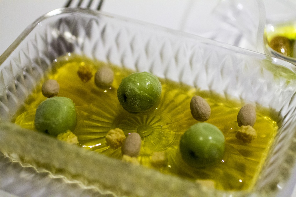 olive e noccioli, Quique Dacosta, Denia, Spagna