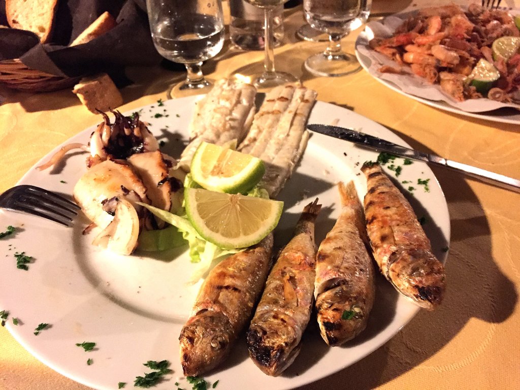 Pesce arrostito, Cala del Re Trattoria, Licata, Sicilia
