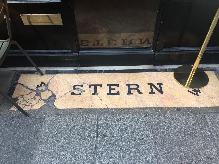 Cafe Stern, Parigi
