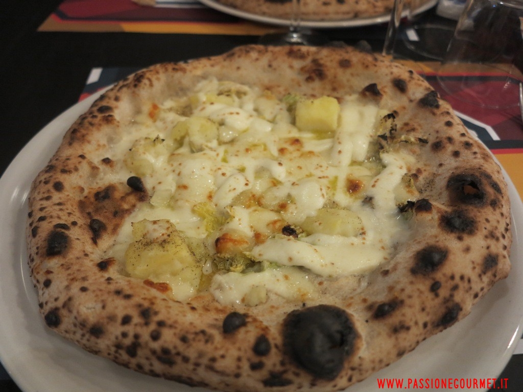 Pizzeria P: pizza valtellinese, dedicata a Matteo Mevio